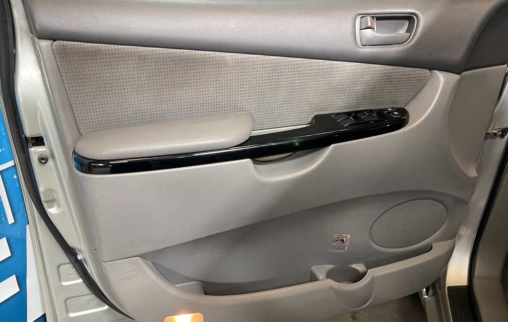 2004 TOYOTA SIENNA CE 7 PASSENGER