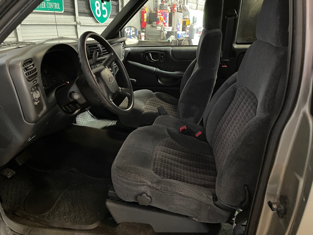 1998 CHEVROLET S-10 LS