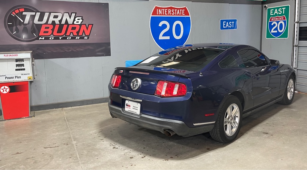 2011 FORD MUSTANG
