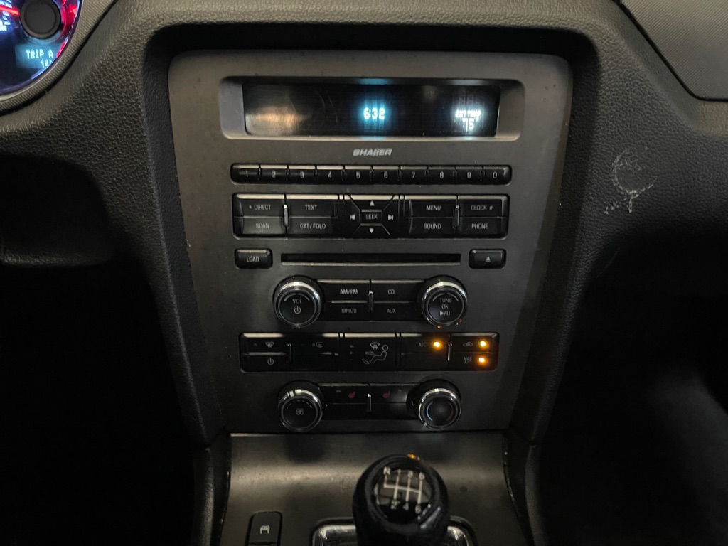 2011 FORD MUSTANG