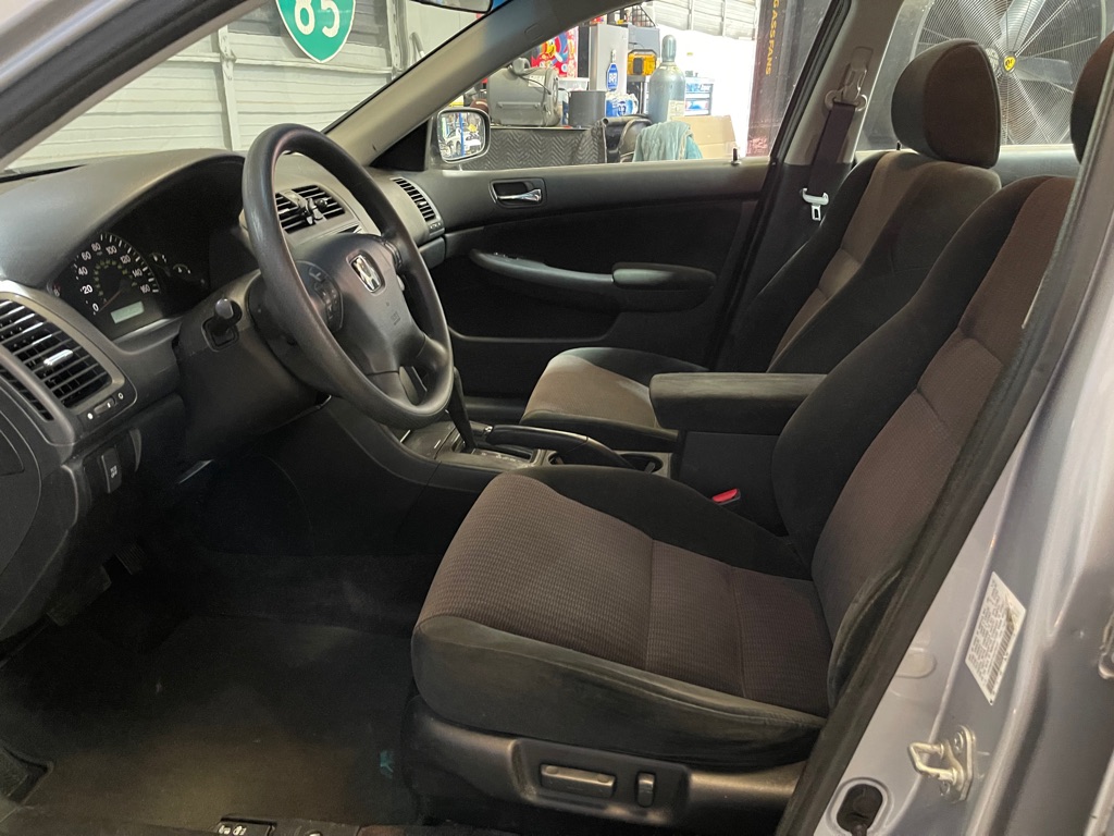 2005 HONDA ACCORD LX