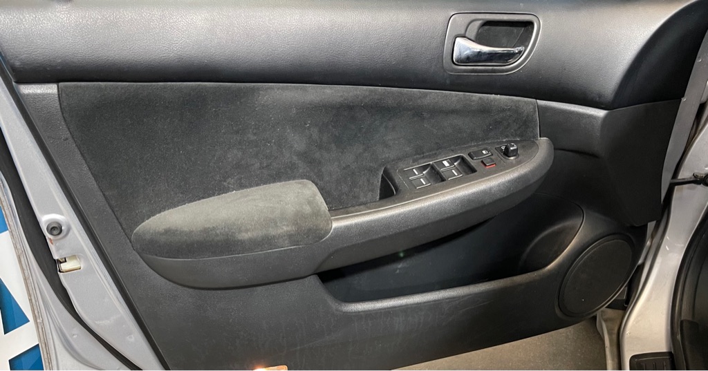 2005 HONDA ACCORD LX