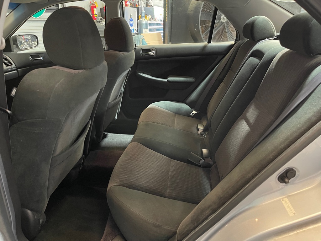 2005 HONDA ACCORD LX