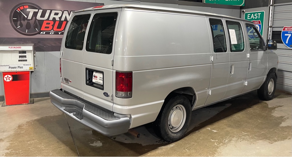 2002 FORD E-SERIES E-150