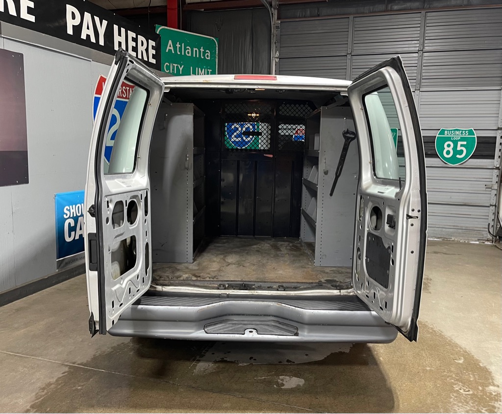 2002 FORD E-SERIES E-150