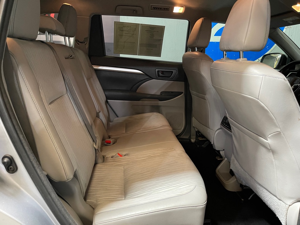 2014 TOYOTA HIGHLANDER LE