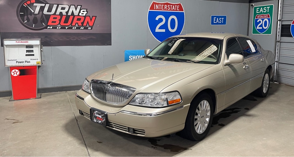 2005 LINCOLN TOWN CAR SIGNATURE