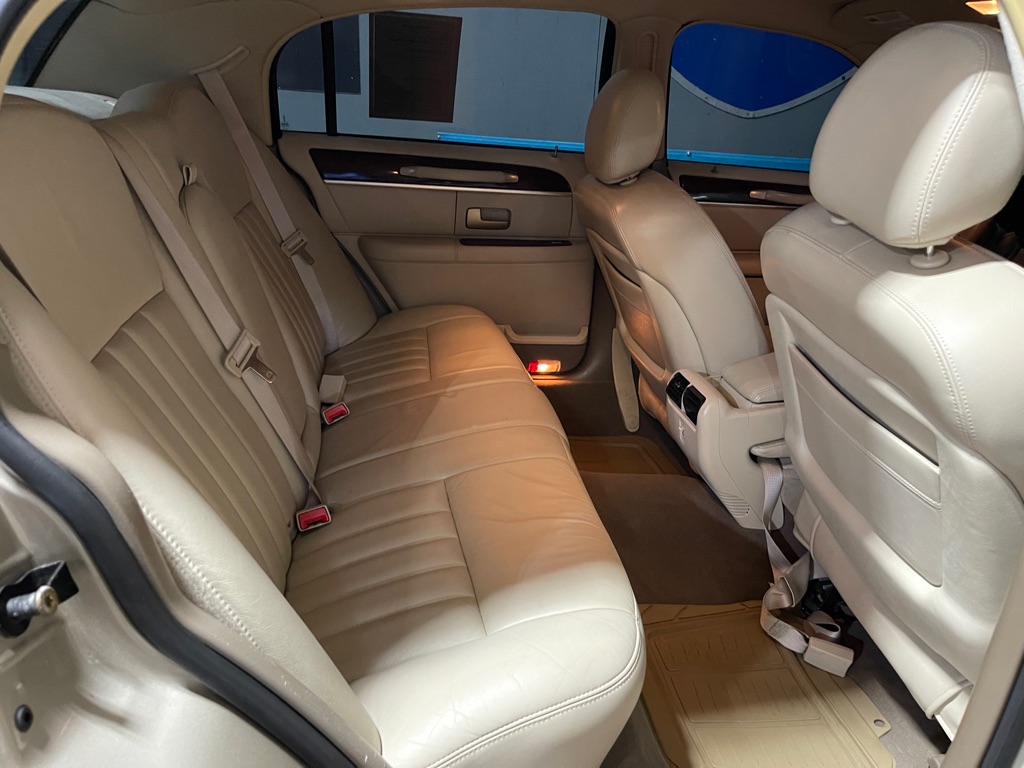 2005 LINCOLN TOWN CAR SIGNATURE