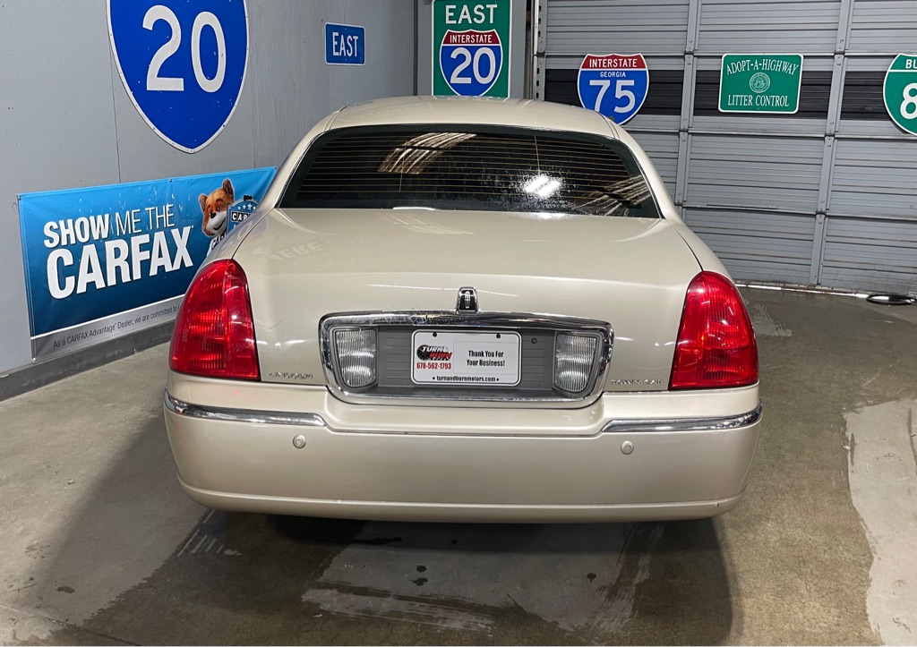 2005 LINCOLN TOWN CAR SIGNATURE