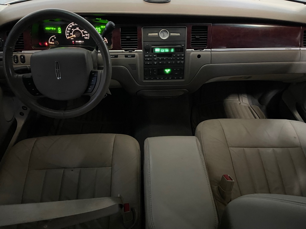 2005 LINCOLN TOWN CAR SIGNATURE