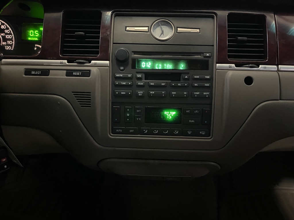 2005 LINCOLN TOWN CAR SIGNATURE