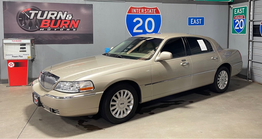 2005 LINCOLN TOWN CAR SIGNATURE