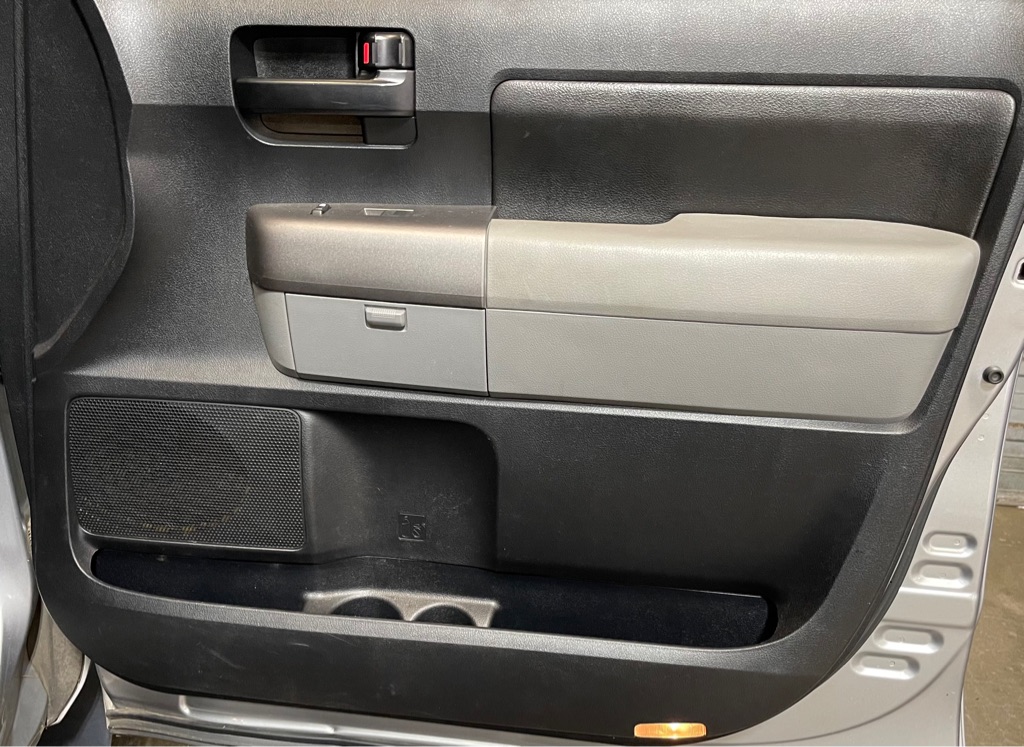 2010 TOYOTA TUNDRA GRADE