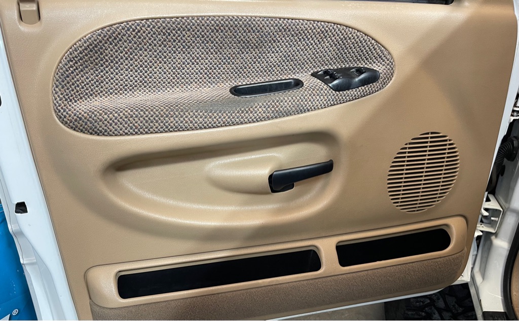 2002 DODGE RAM 2500 ST