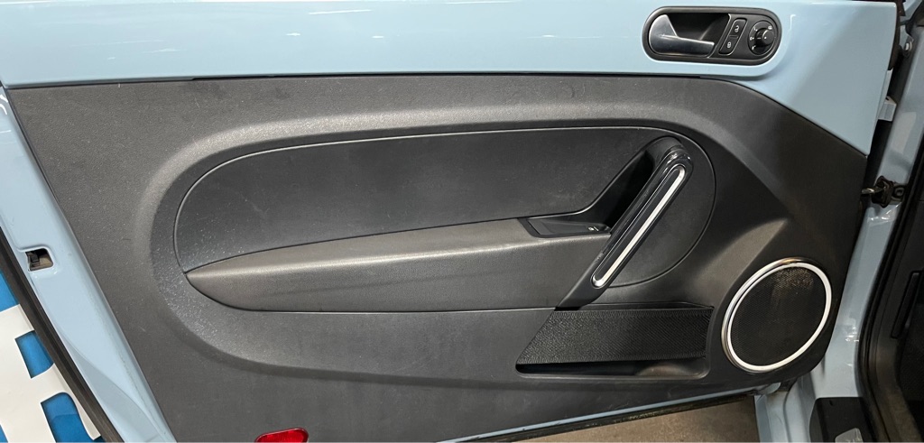 2012 VOLKSWAGEN BEETLE 2.5L PZEV