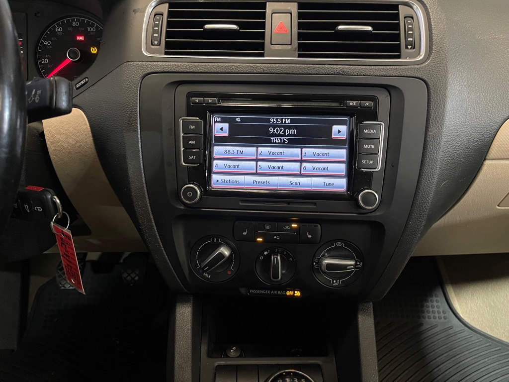 2011 VOLKSWAGEN JETTA SE