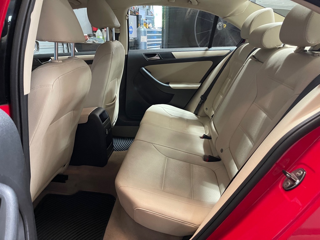 2011 VOLKSWAGEN JETTA SE