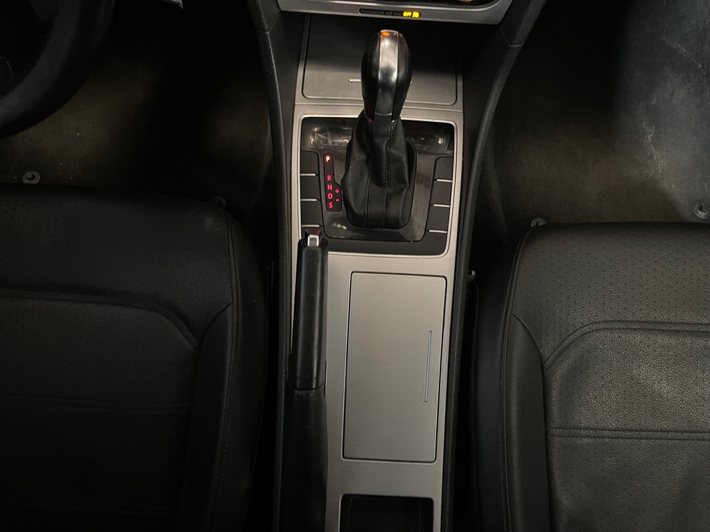 2012 VOLKSWAGEN PASSAT SE
