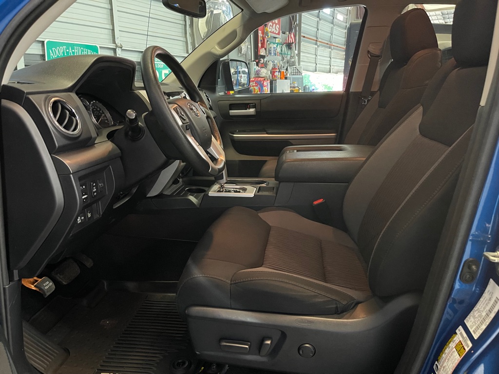 2017 TOYOTA TUNDRA SR