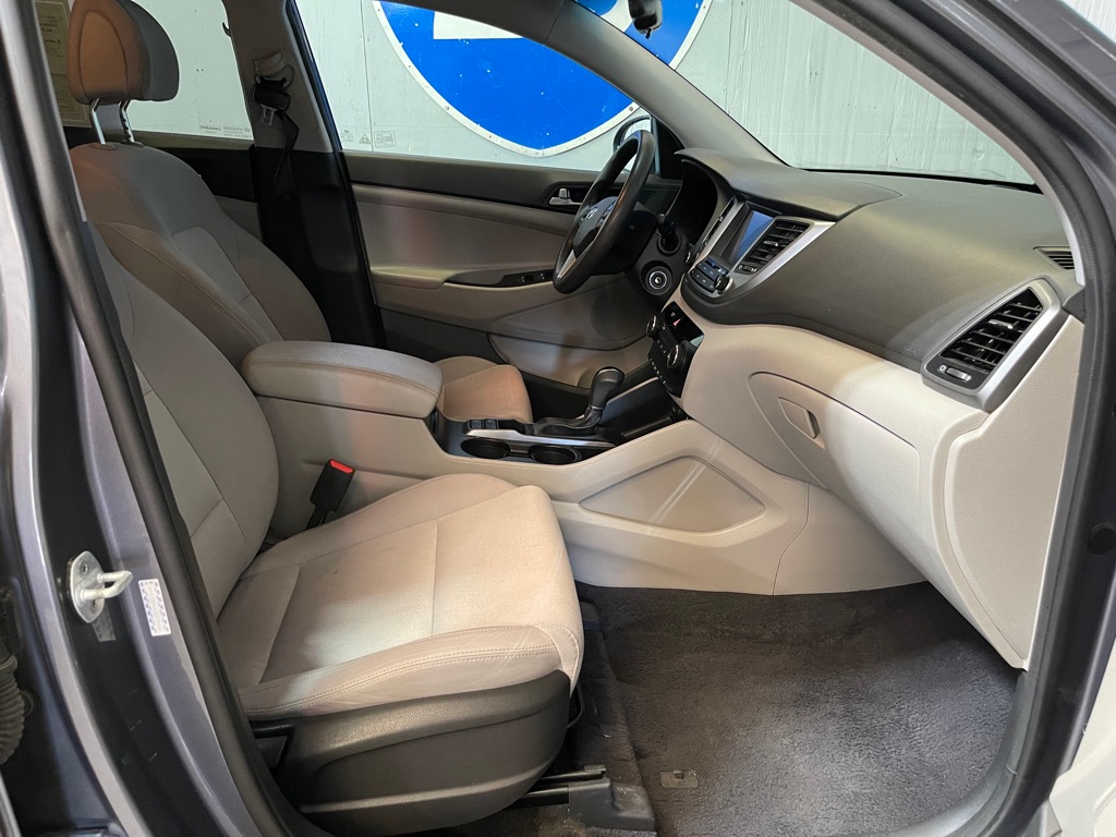 2018 HYUNDAI TUCSON SE