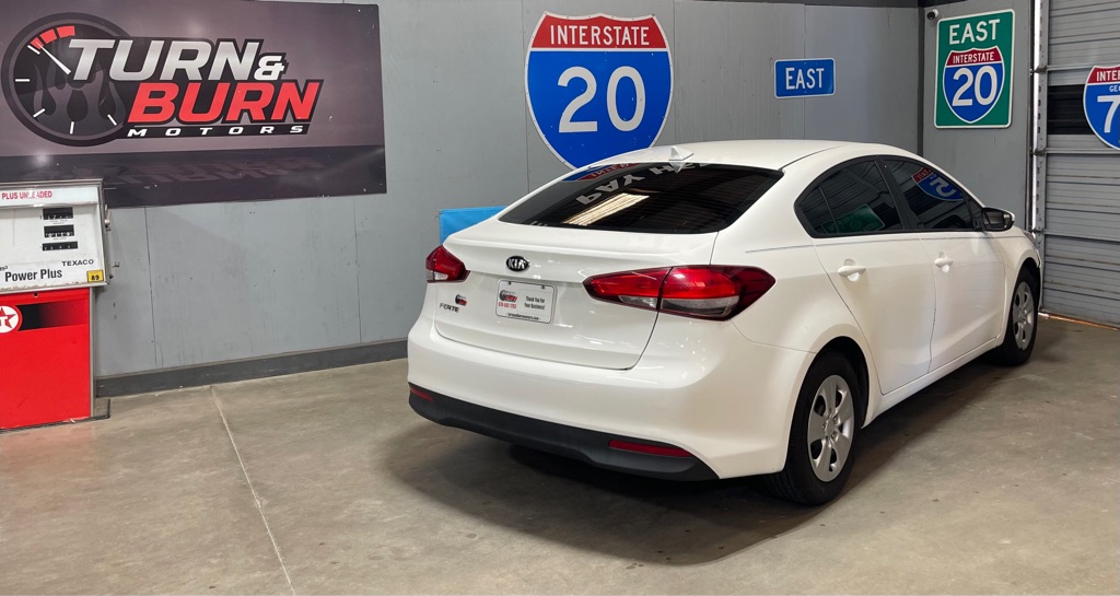 2017 KIA FORTE LX