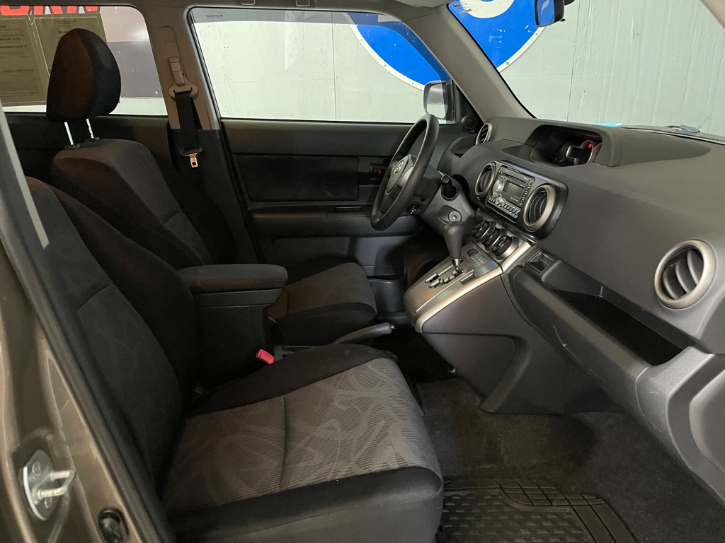 2011 SCION XB BASE