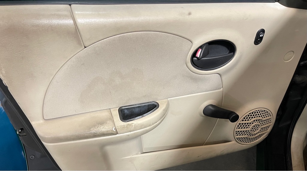 2003 SATURN ION 2