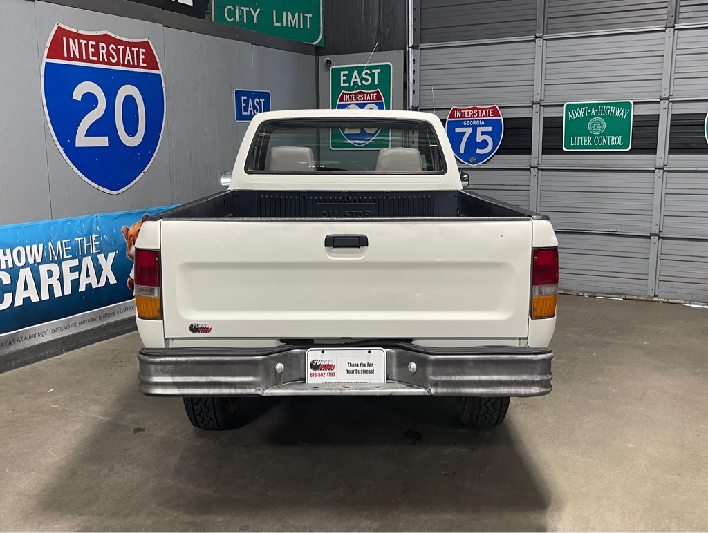 1990 TOYOTA PICKUP DELUXE