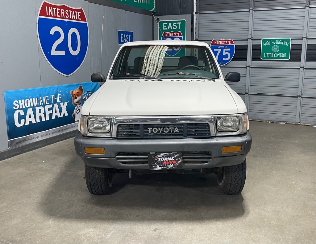 1990 TOYOTA PICKUP DELUXE