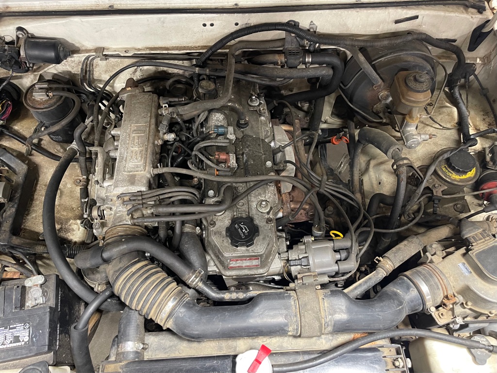 1990 TOYOTA PICKUP DELUXE
