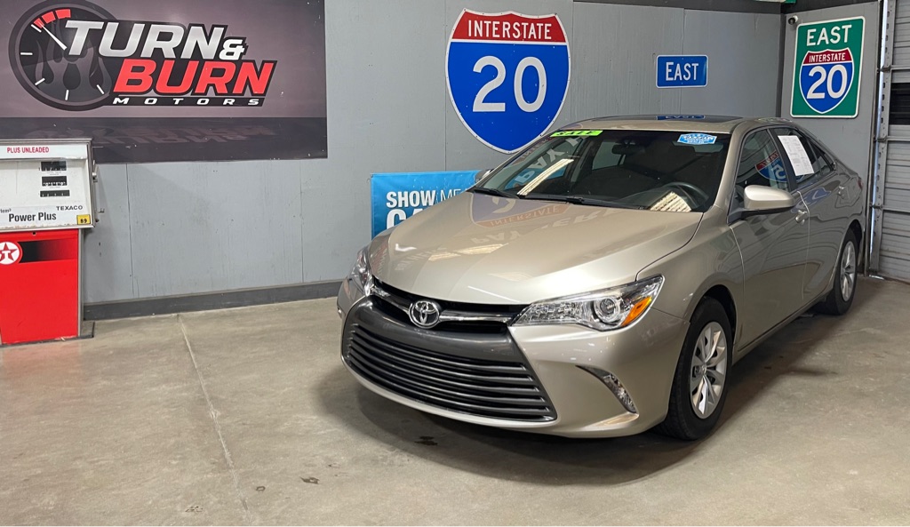 2015 TOYOTA CAMRY LE