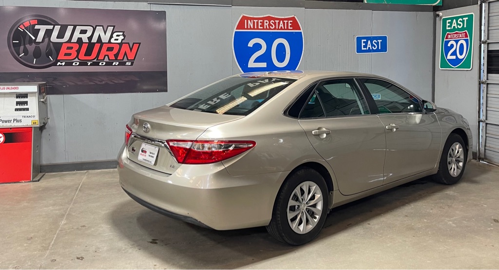 2015 TOYOTA CAMRY LE