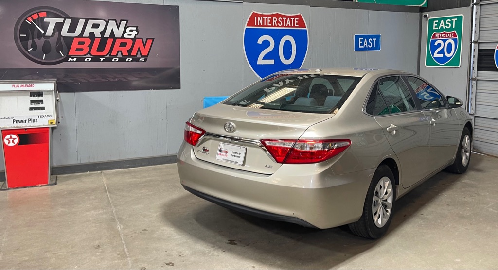2015 TOYOTA CAMRY LE