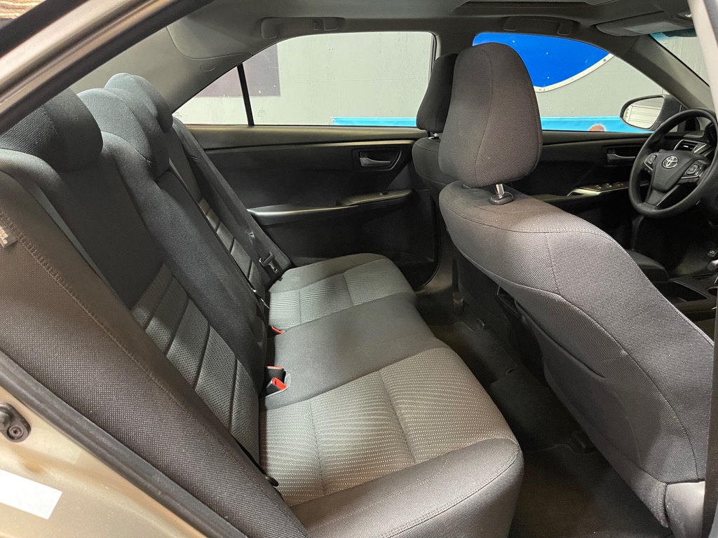 2015 TOYOTA CAMRY LE