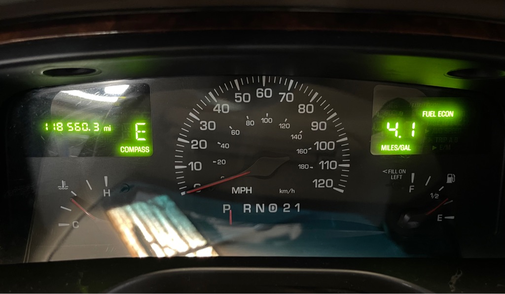 2001 LINCOLN TOWN CAR EXECUTIVE