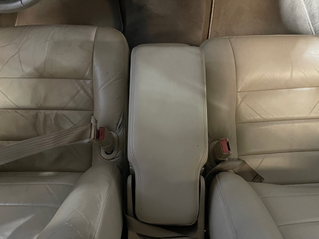2001 LINCOLN TOWN CAR EXECUTIVE