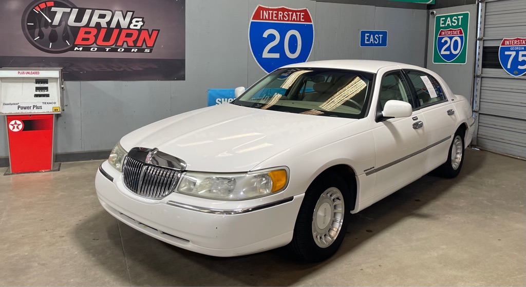 2001 LINCOLN TOWN CAR EXECUTIVE