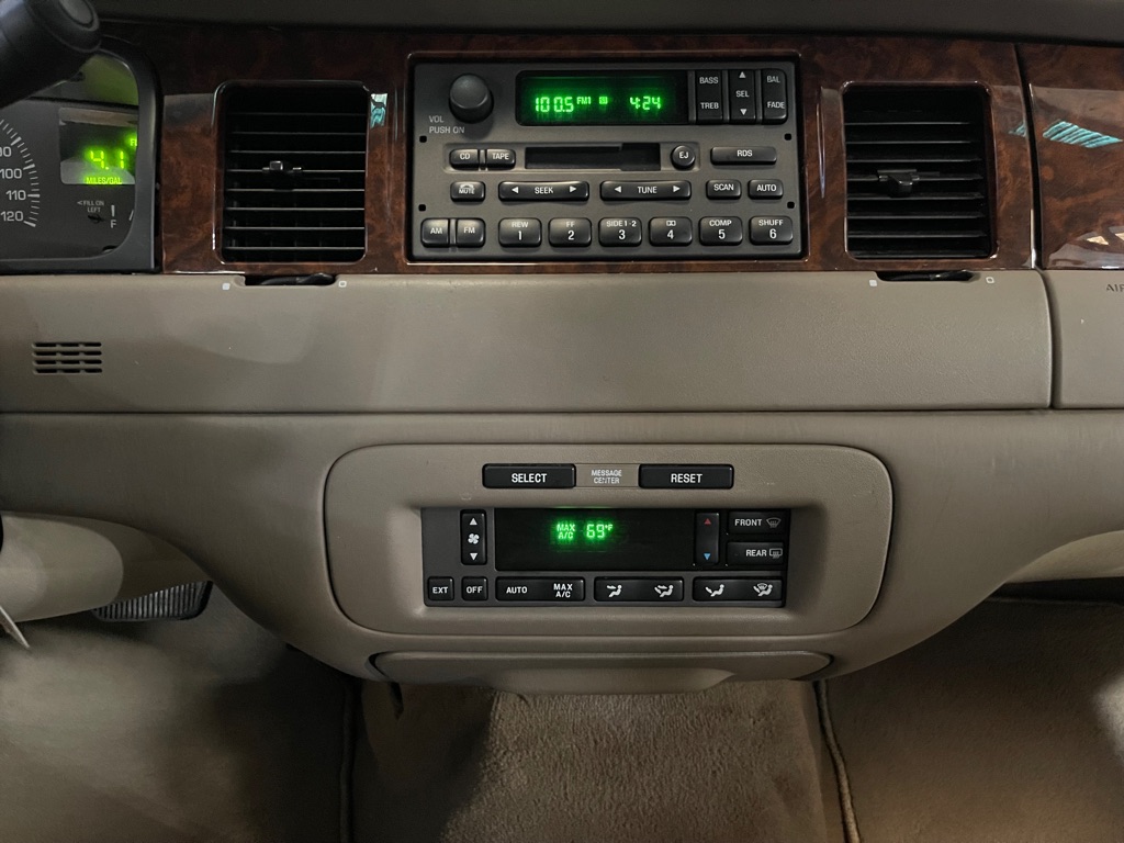 2001 LINCOLN TOWN CAR EXECUTIVE