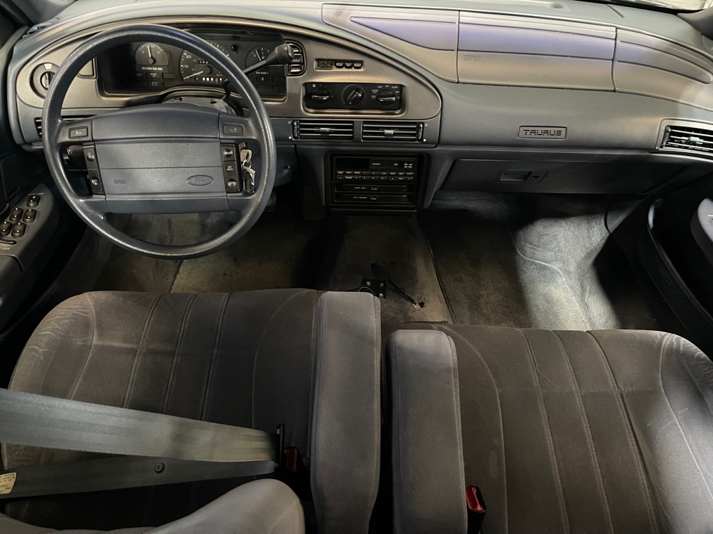 1992 FORD TAURUS GL