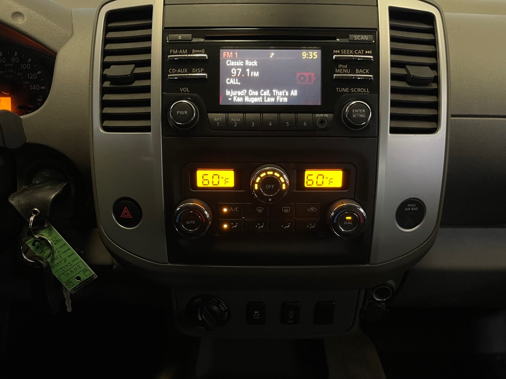 2013 NISSAN FRONTIER S