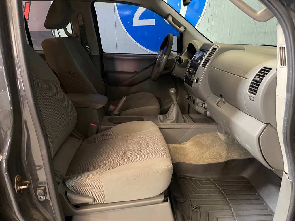 2013 NISSAN FRONTIER S