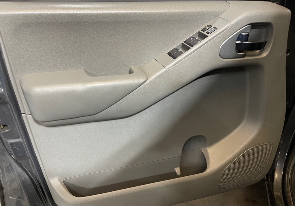 2013 NISSAN FRONTIER S