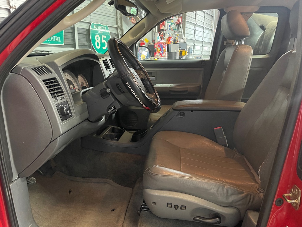 2005 DODGE DAKOTA LARAMIE