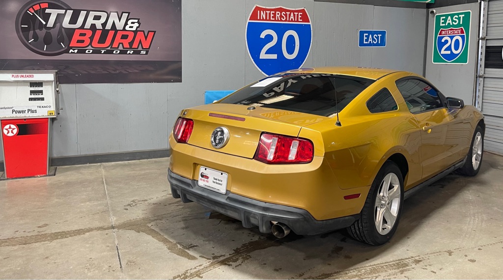 2010 FORD MUSTANG V6