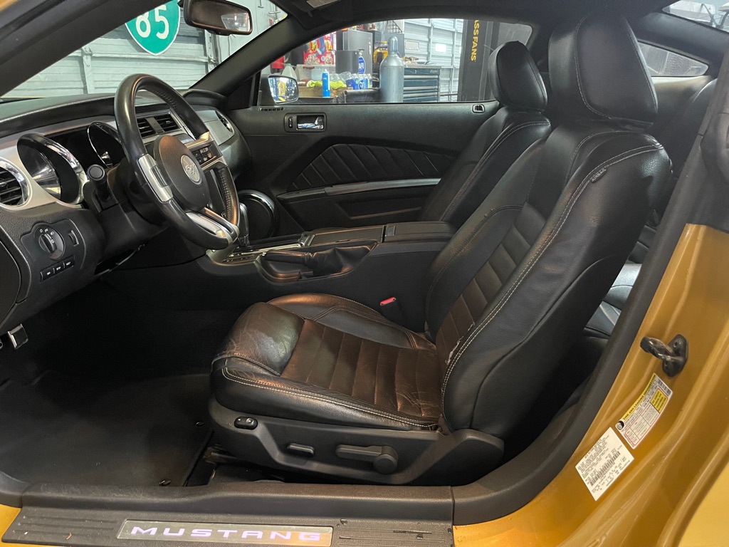 2010 FORD MUSTANG V6