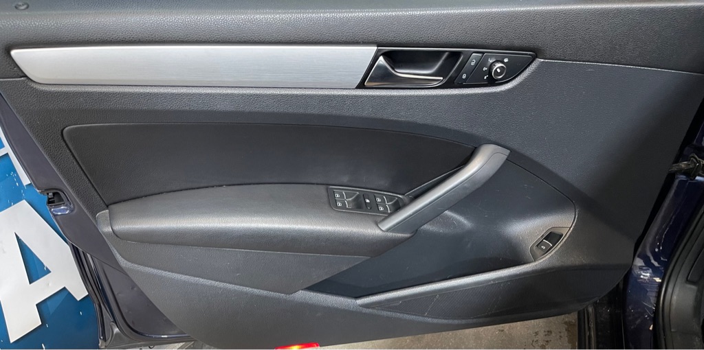 2012 VOLKSWAGEN PASSAT SE PZEV
