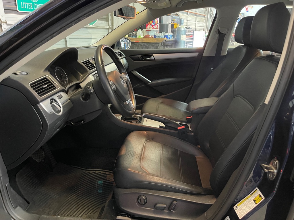 2012 VOLKSWAGEN PASSAT SE PZEV
