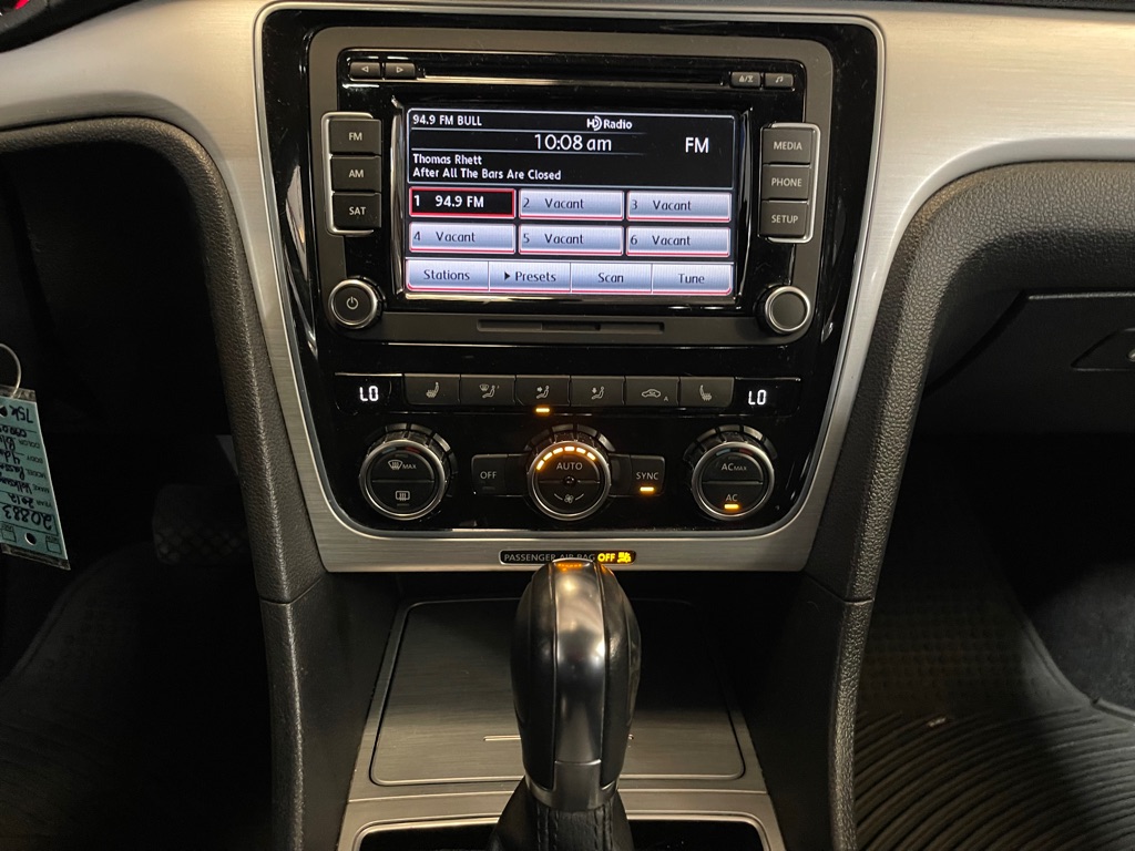 2012 VOLKSWAGEN PASSAT SE PZEV