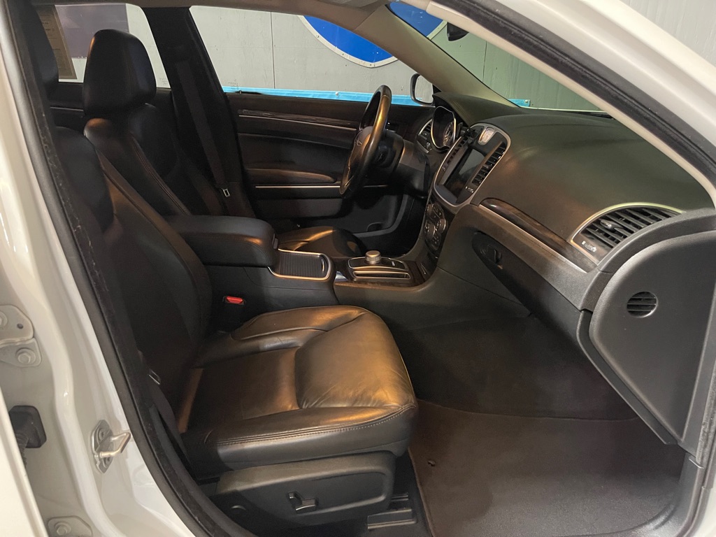 2019 CHRYSLER 300 TOURING