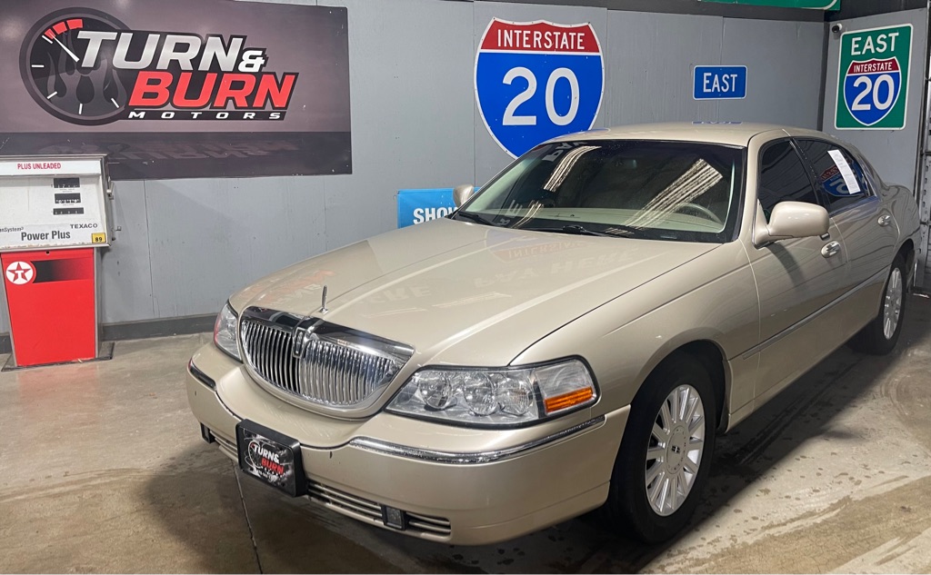 2005 LINCOLN TOWN CAR SIGNATURE